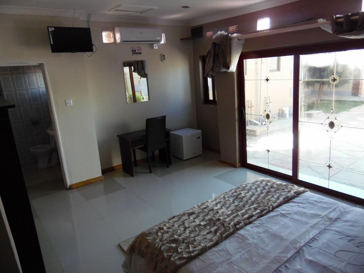 Rugems Executive Lodge Lusaka Dış mekan fotoğraf